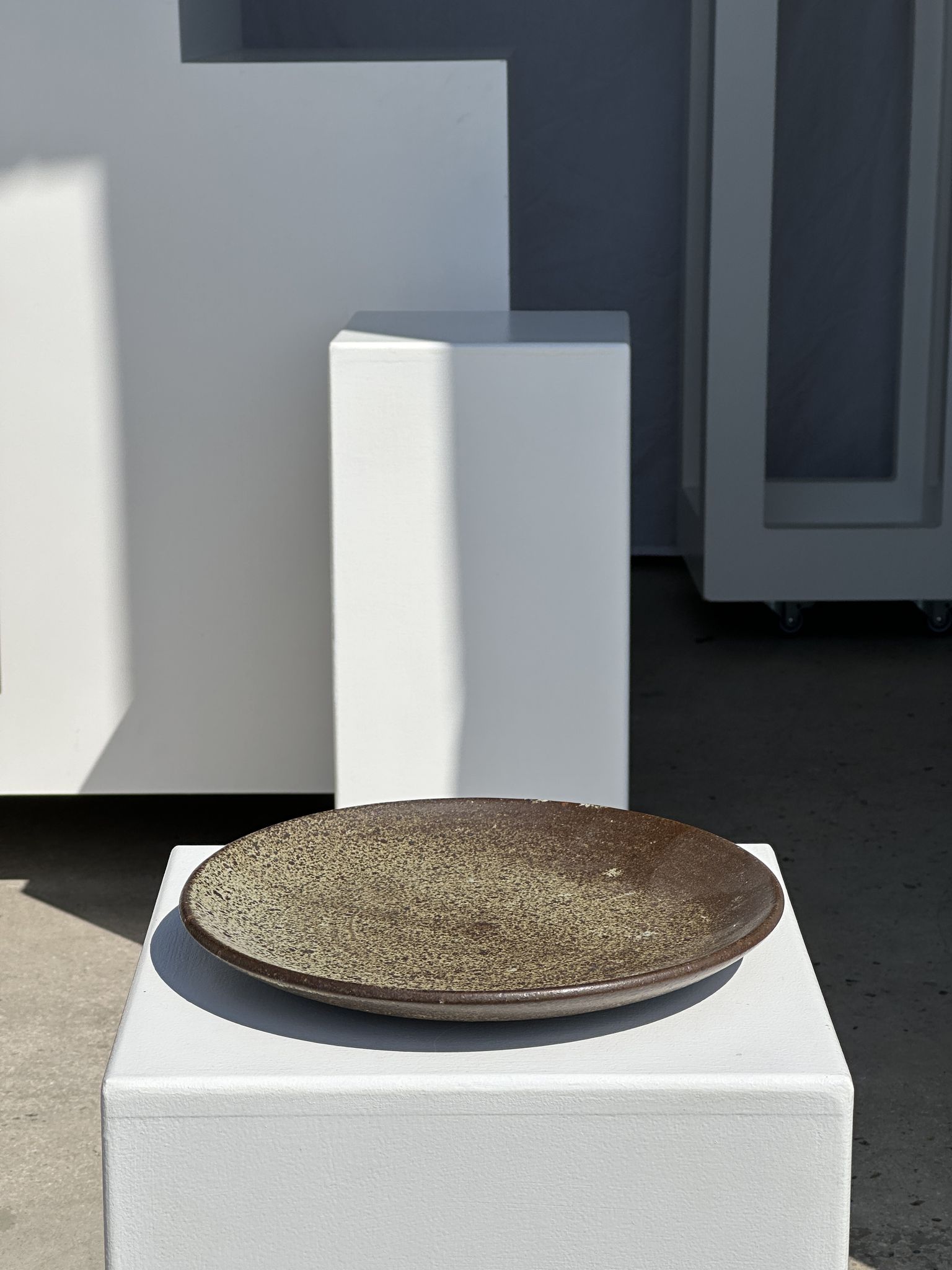 Plat en céramique vert indonésien D:26,5
