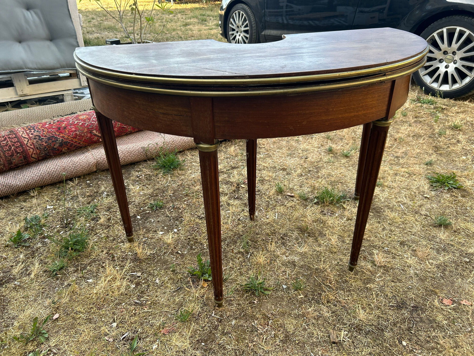Table de jeux ancienne demi-lune