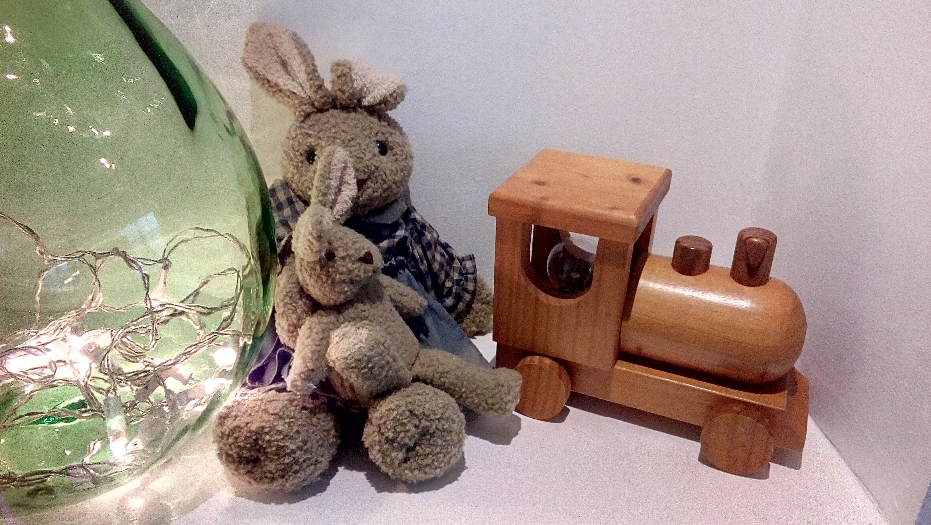 Child nightlight locomotive wood