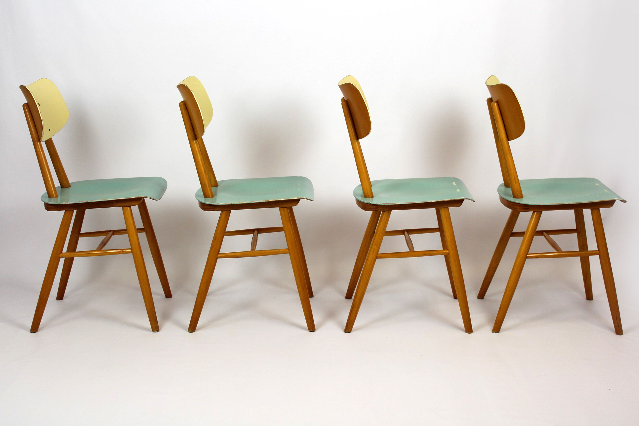 Chaises de salle à manger vintage en bois de Ton, 1971