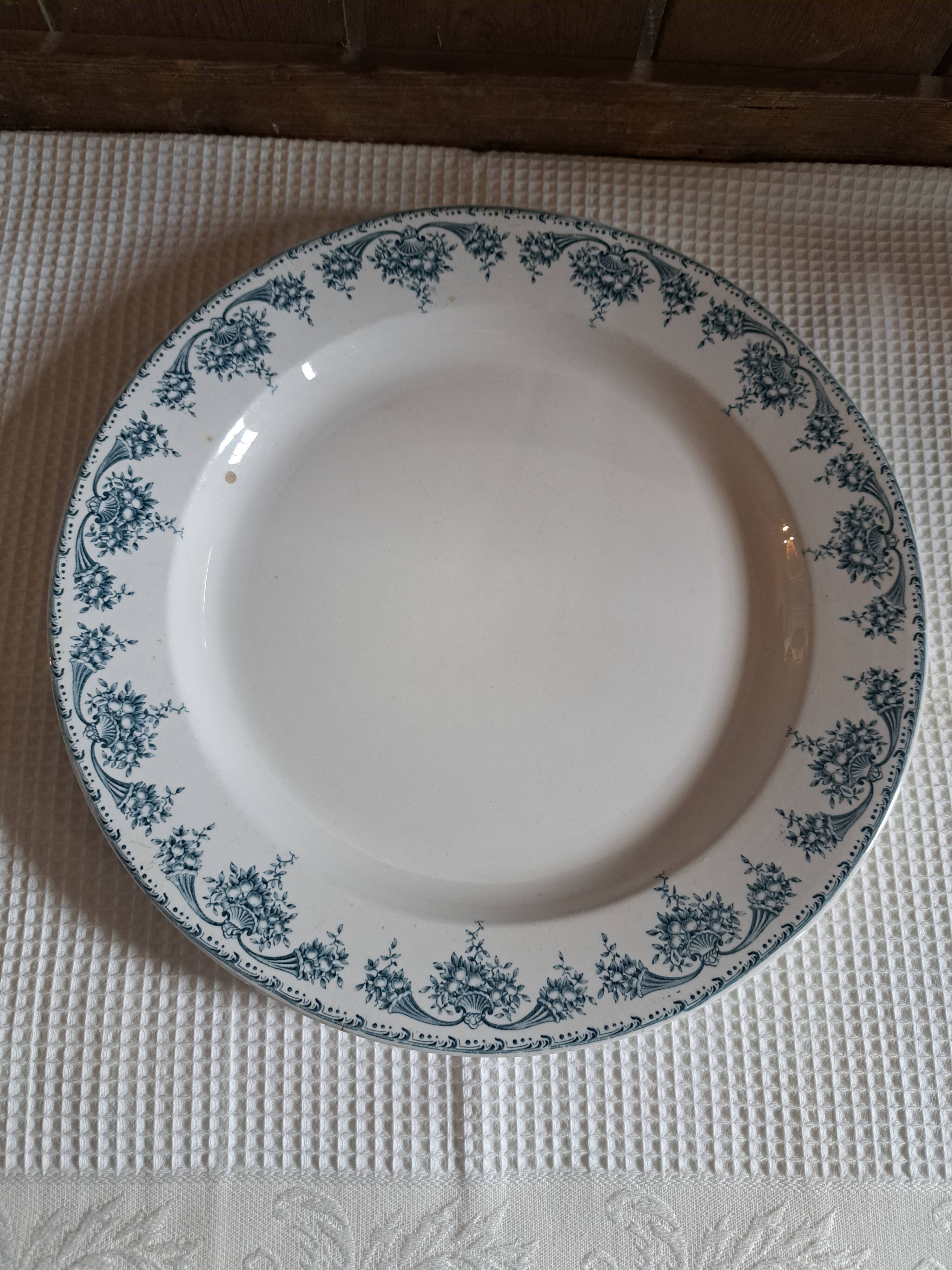 Round dish BFK Boch Frères Keramis decoration "fruit"