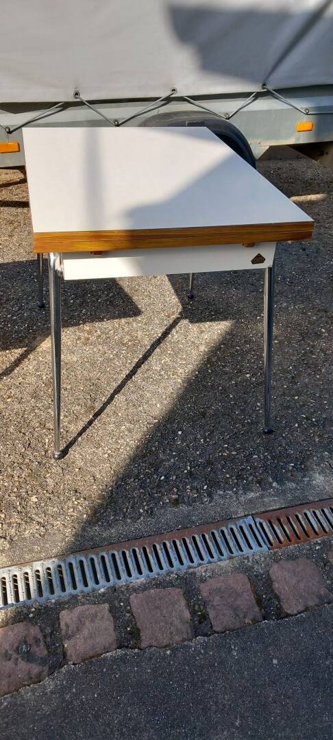 White Formica Kitchen Table - Keller - Very good condition