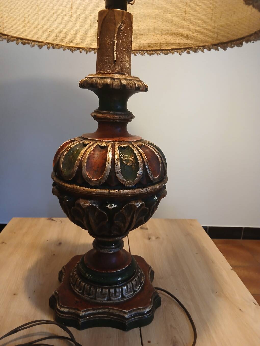 Vintage 1960s Venetian lamp – wooden base – Total height: 1.00 m