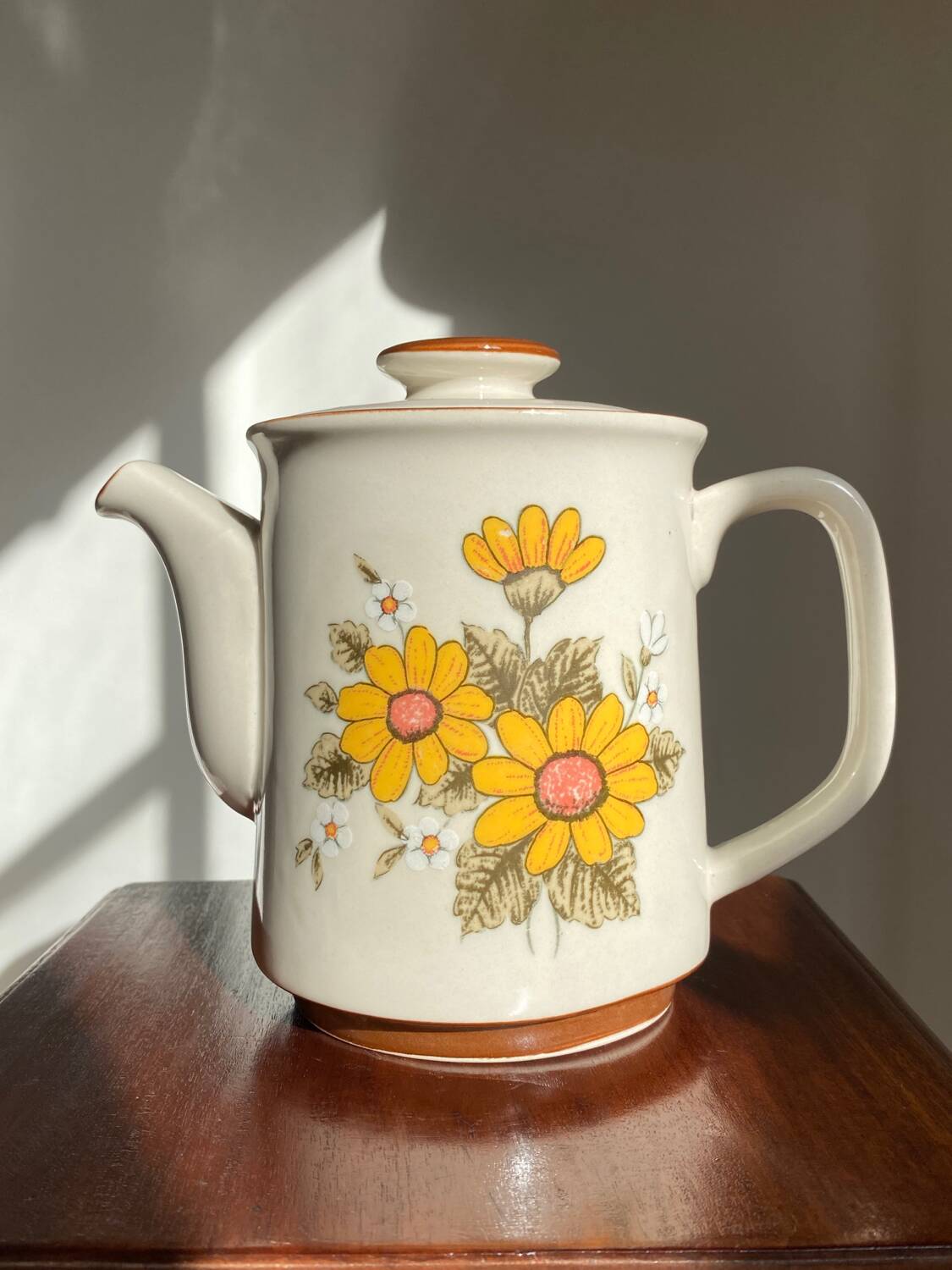 Flower pattern teapot