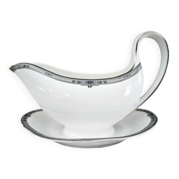 Saucière sur dormant en porcelaine anglaise Wedgwood modèle Amherst