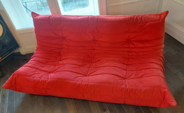 100% original - Banquette Togo 3 places Ligne Roset – Alcantara rouge (Goya