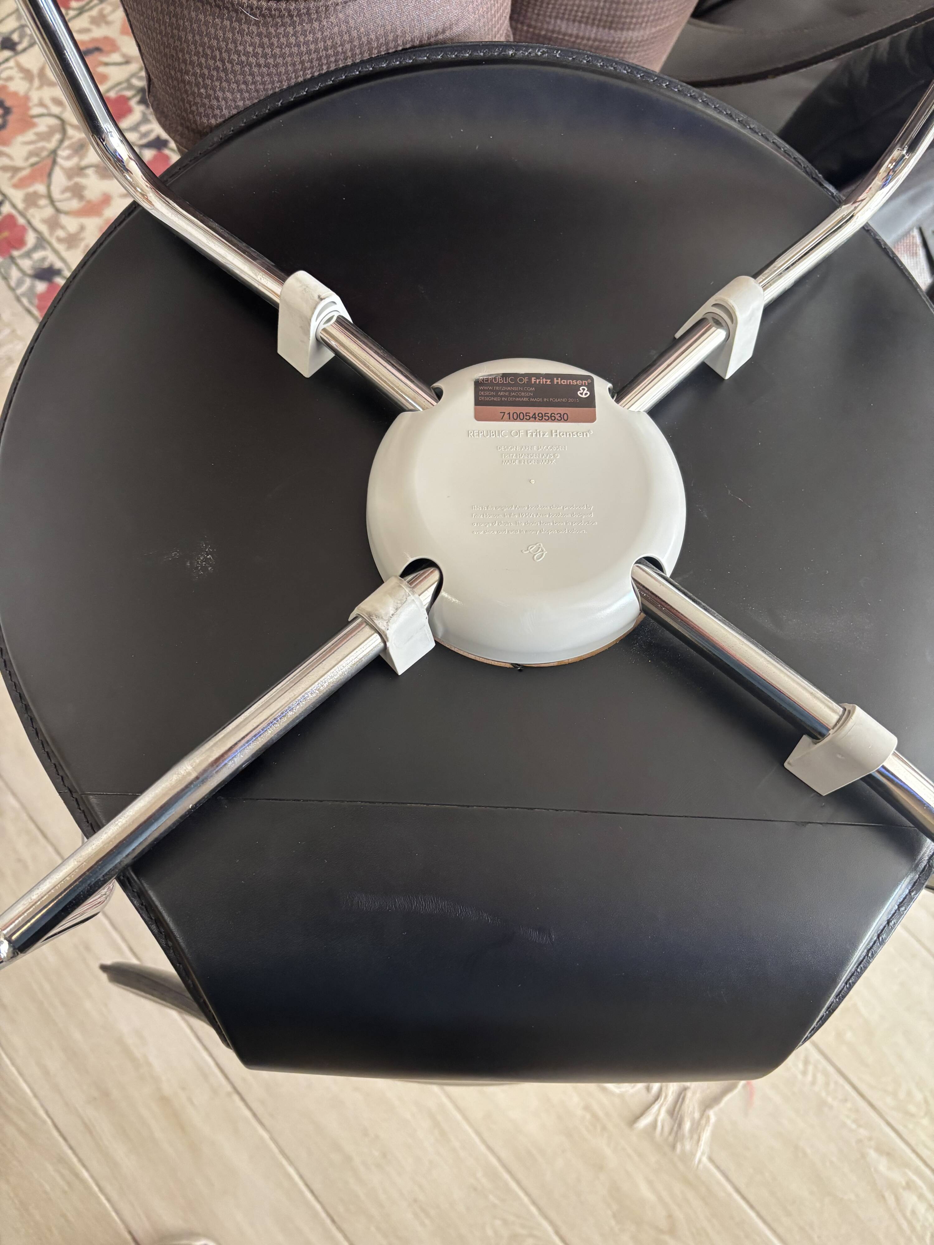 Chaises Arne Jacobsen