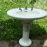 Art Deco washbasin of the Parisian palace Le Lutécia