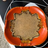 Dish and 4 plates in glazed stoneware orange color and pattern