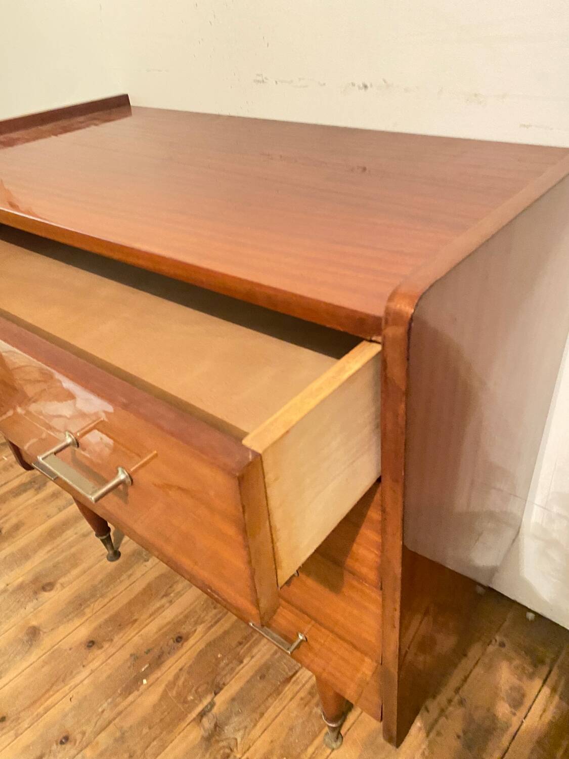 Commode en bois verni, 1960