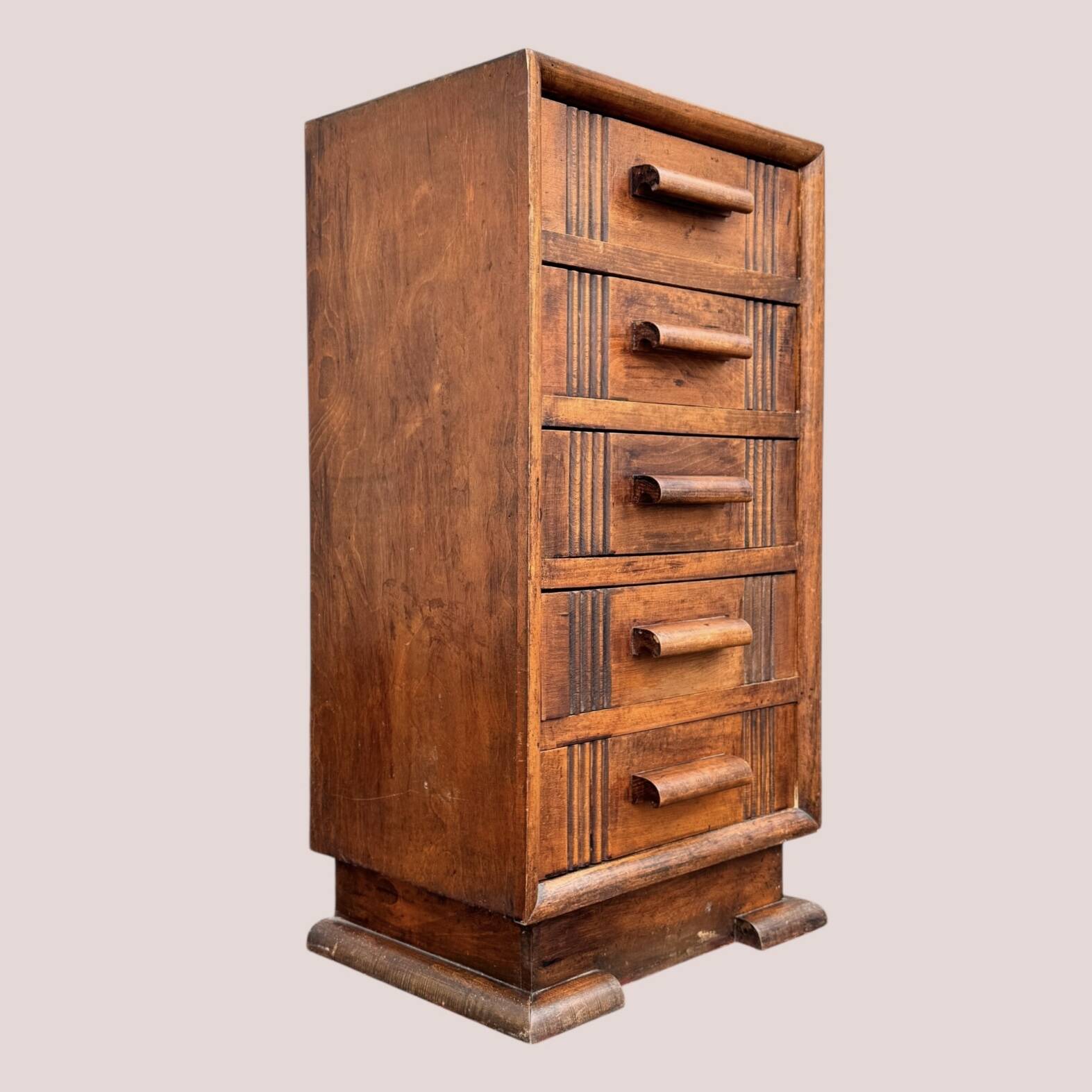 Antique chest of drawers with 5 drawers