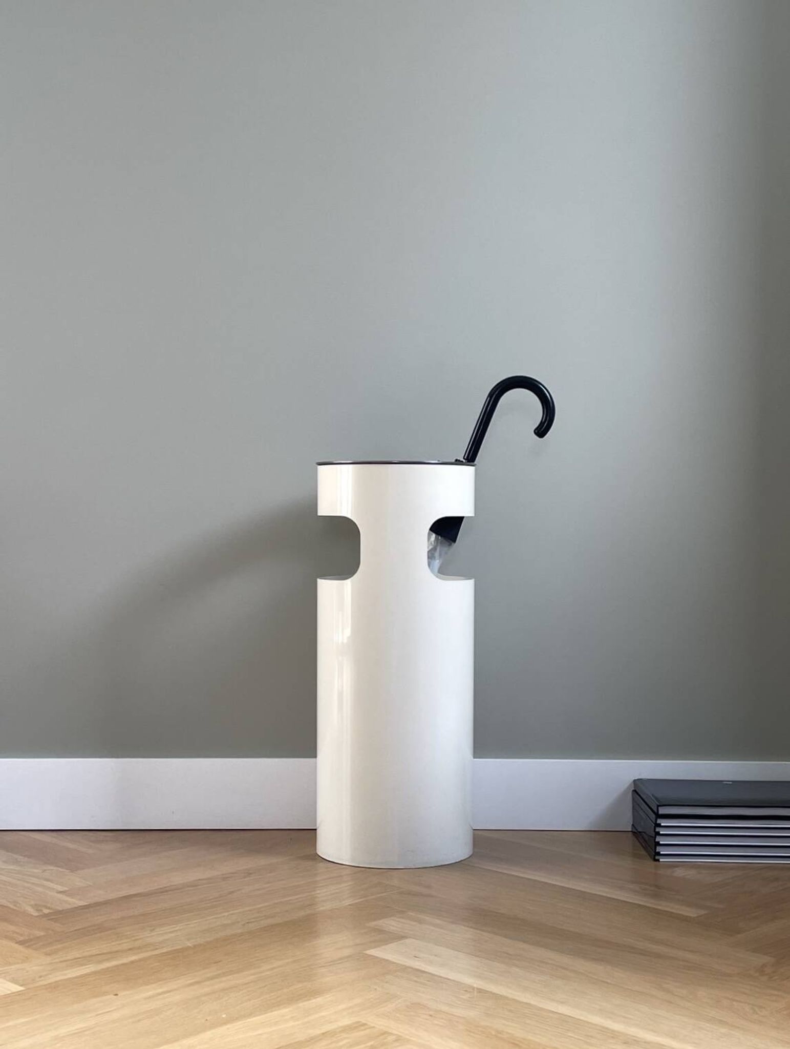Umbrella stand by designer Gino Colombini for Kartell (model 4610-50)