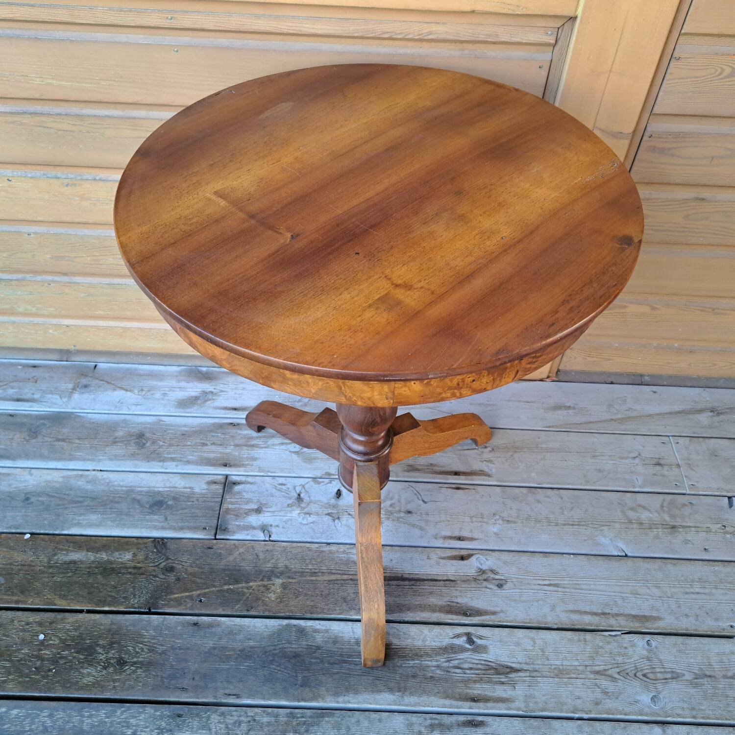 Antique gueridon