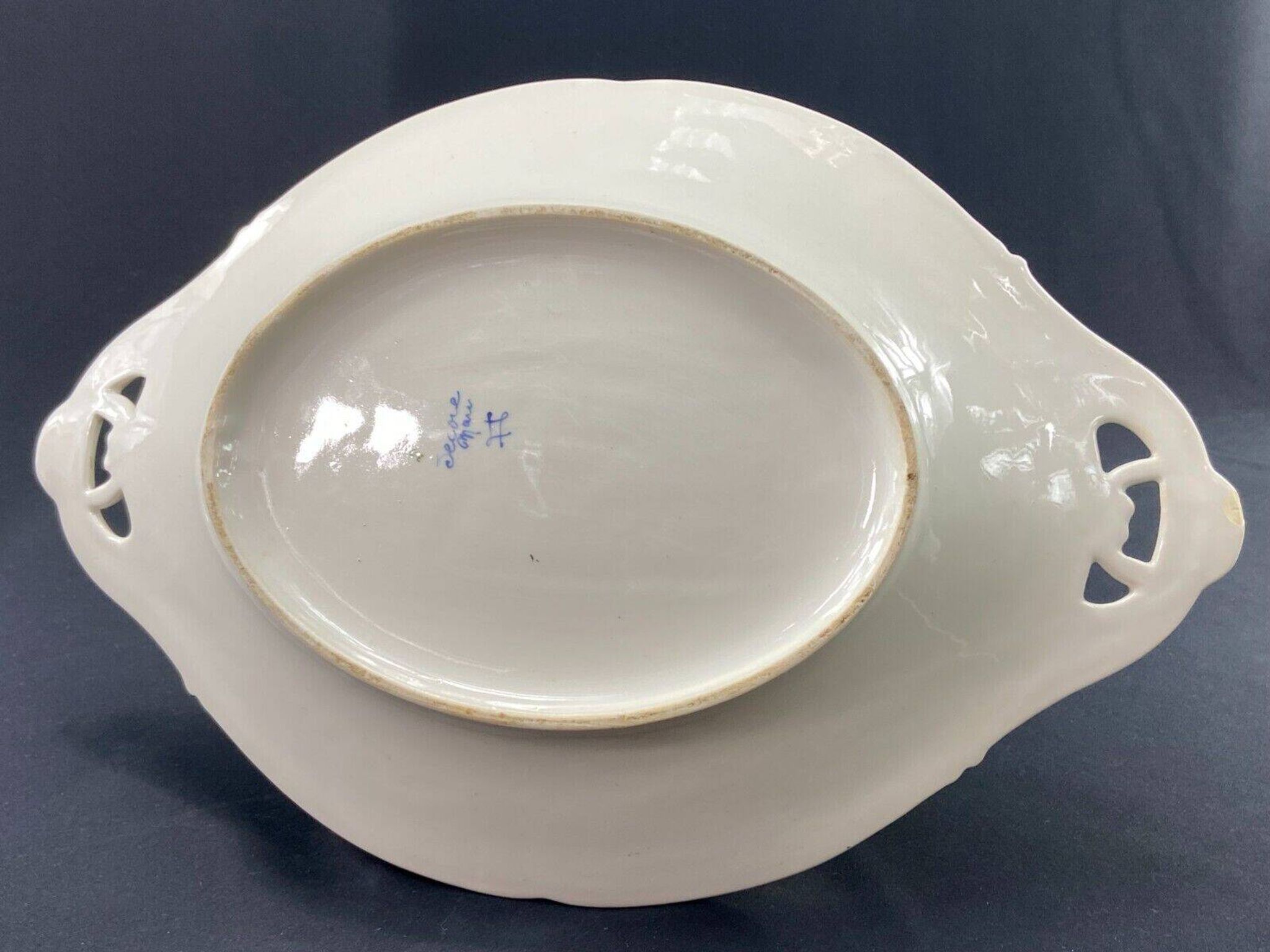 Oblong dish in Paris Sèvres porcelain with Louis XV style floral decoration