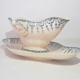 Saucière en porcelaine opaque de Gien modèle Florentin, terre de fer.