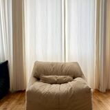 Chauffeuse Plumy Annie Hiéronimus pour Cinna