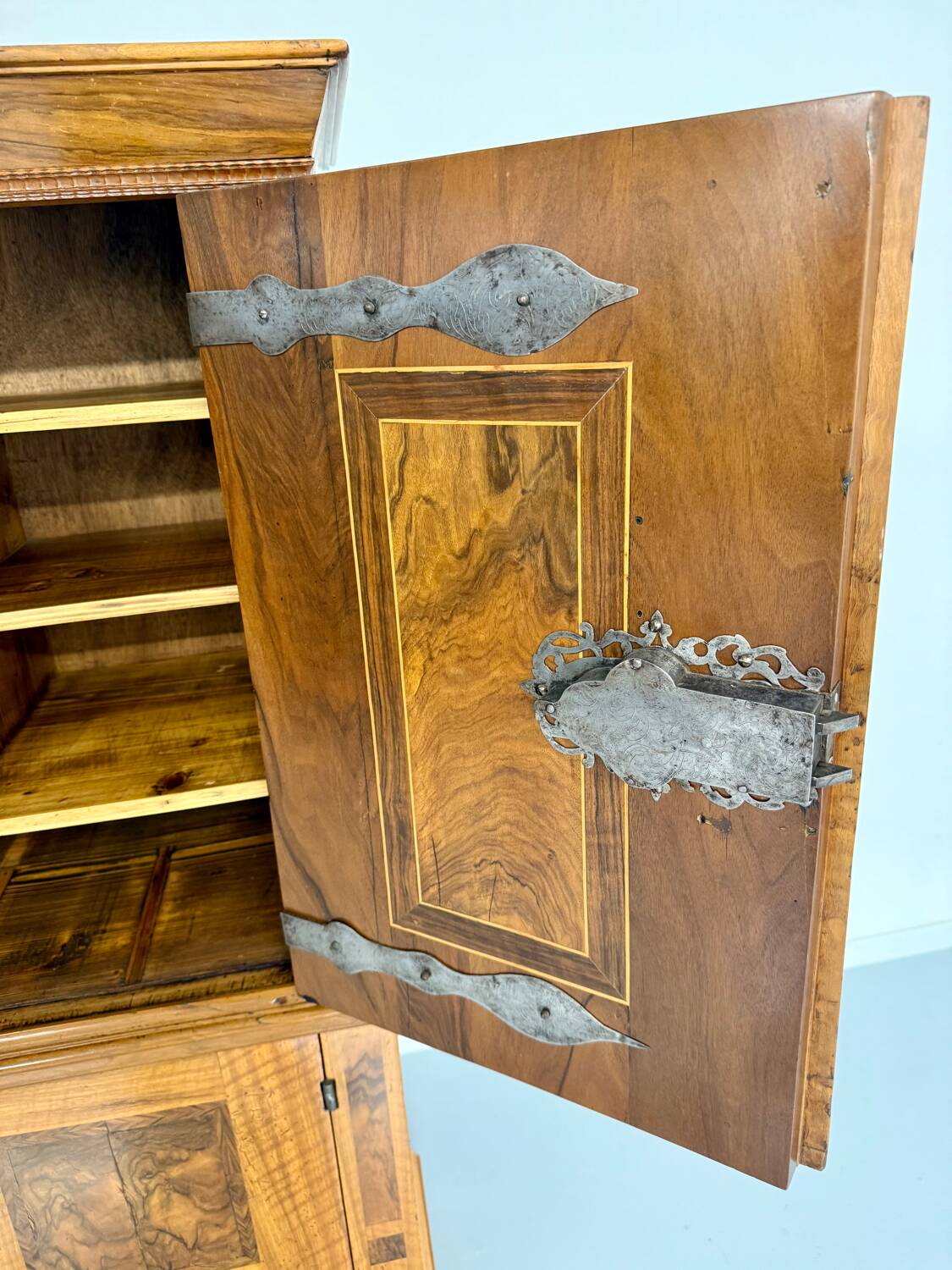 Antique 19th century Biedermeier art deco chest of drawers in walnut with wrought iron locks