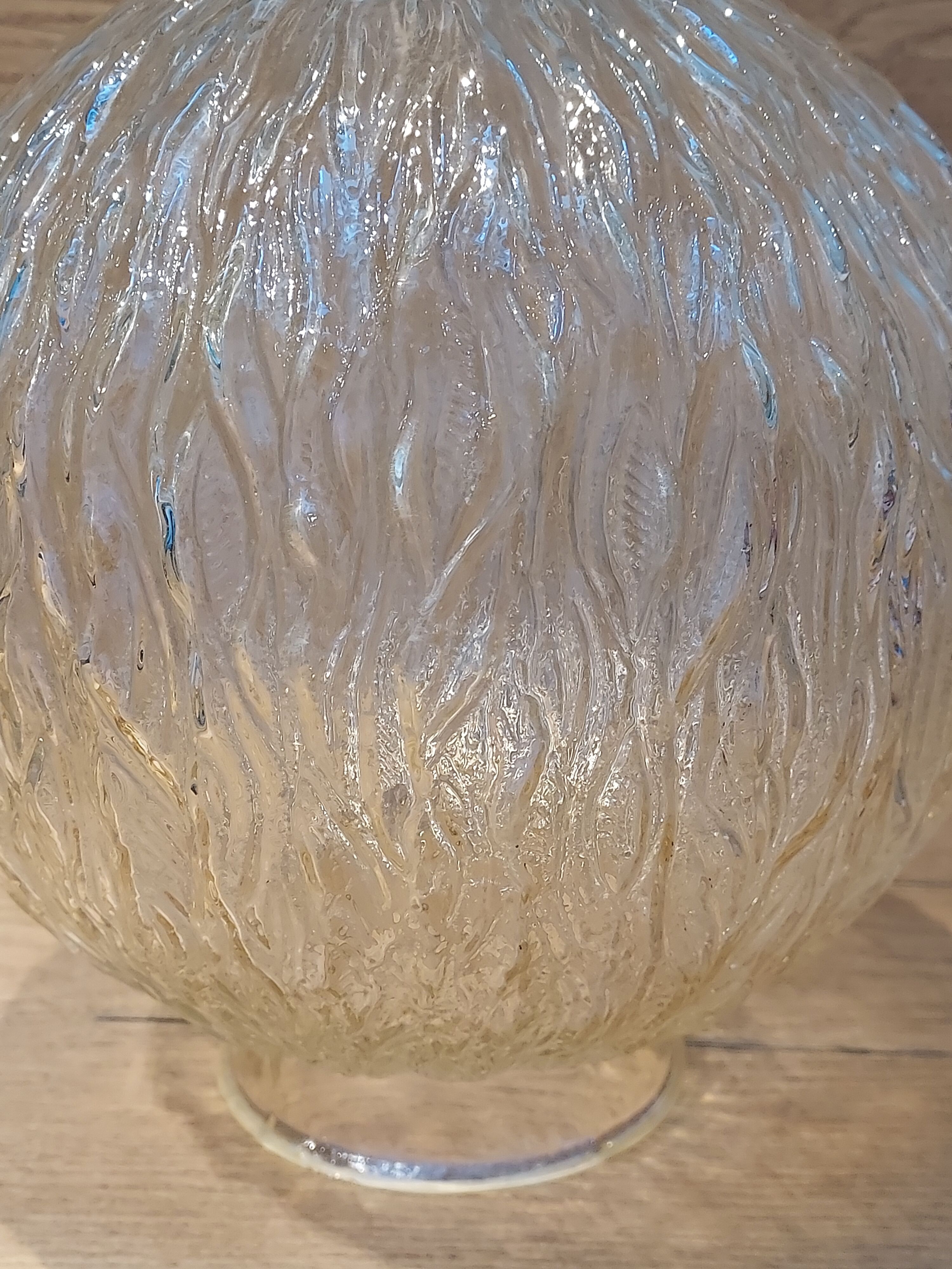 Globe for suspension