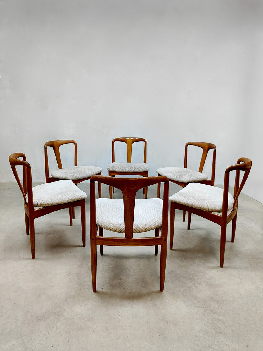 Set of 6 dining chairs 'Juliane' Johannes Andersen for Uldum