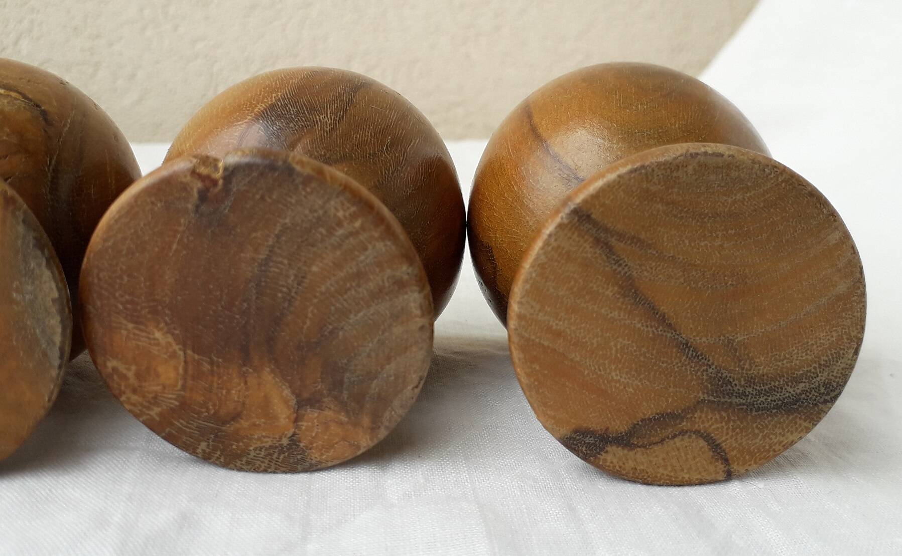 6 wooden egg cups