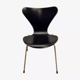 Arne Jacobsen Series 7 Chair