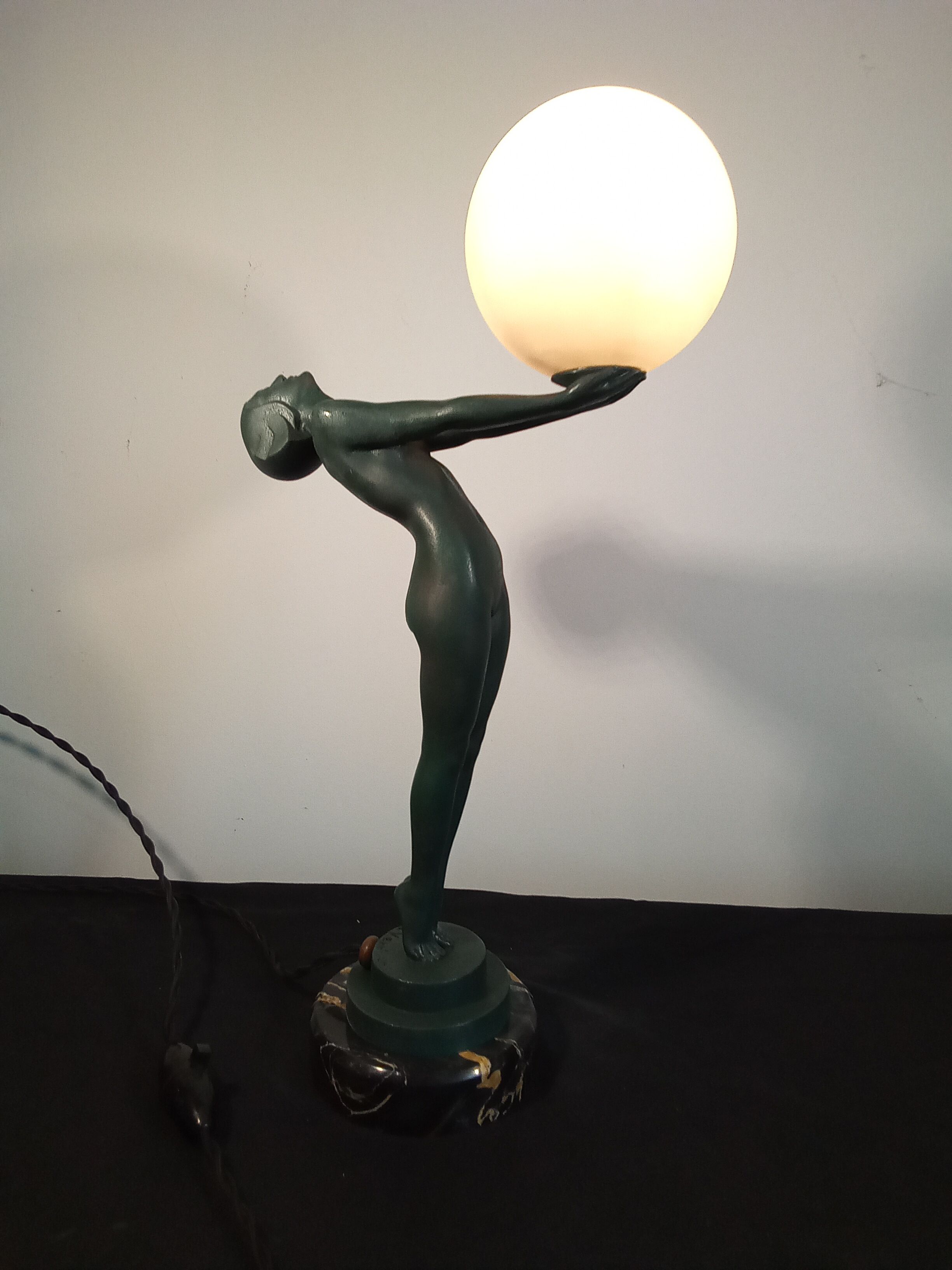 Art Deco lamp "Lueur" signed Max Le Verrier