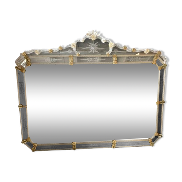 Miroir vénitien rectangulaire doré floréal sculpté à la main dans le style du verre de Murano