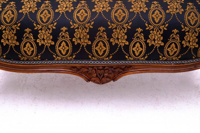 Small antique sofa from the late 19th century, France. After renovation.