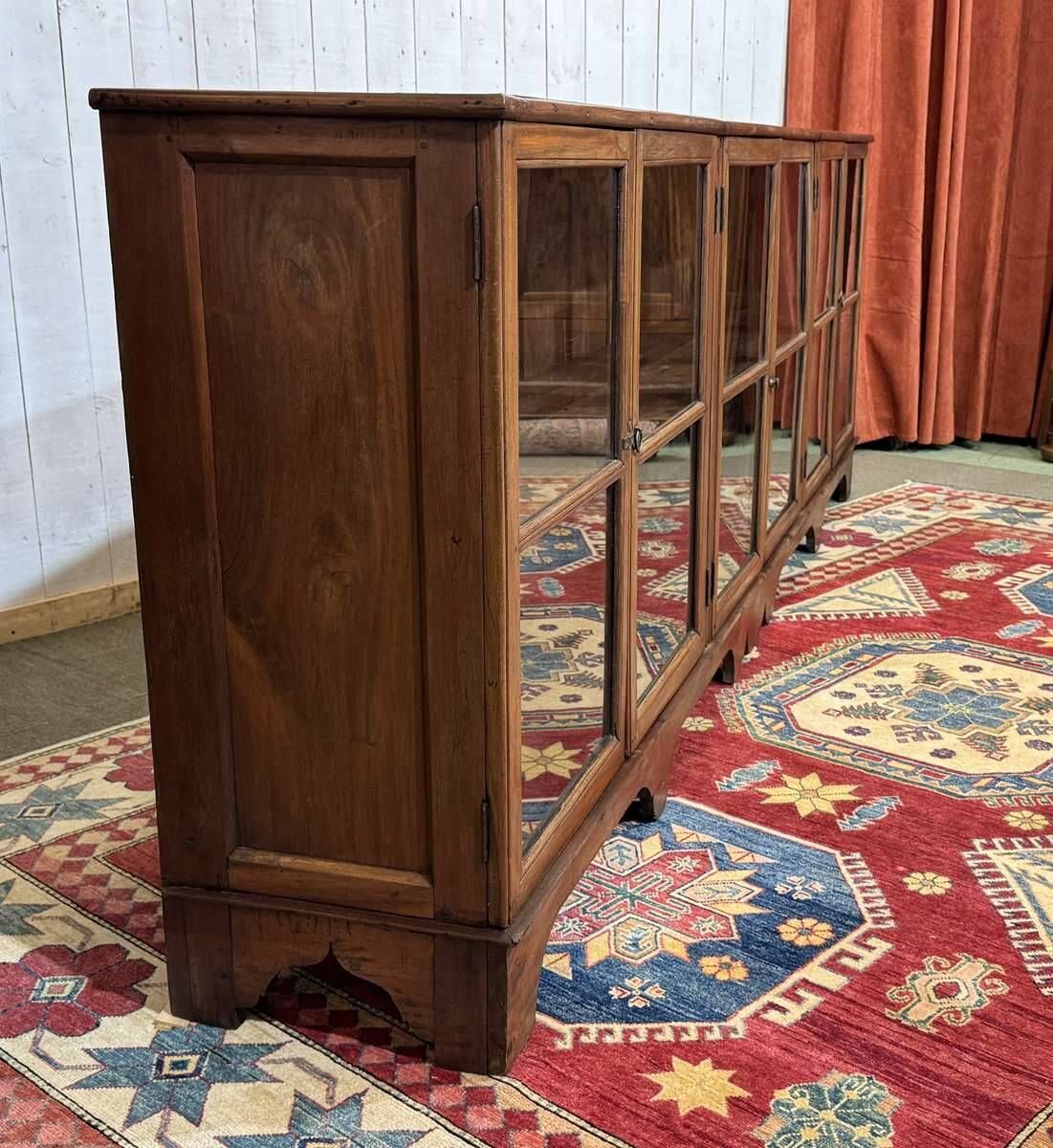 Enfilade with 6 original Indian mahogany doors from the 1950s.
