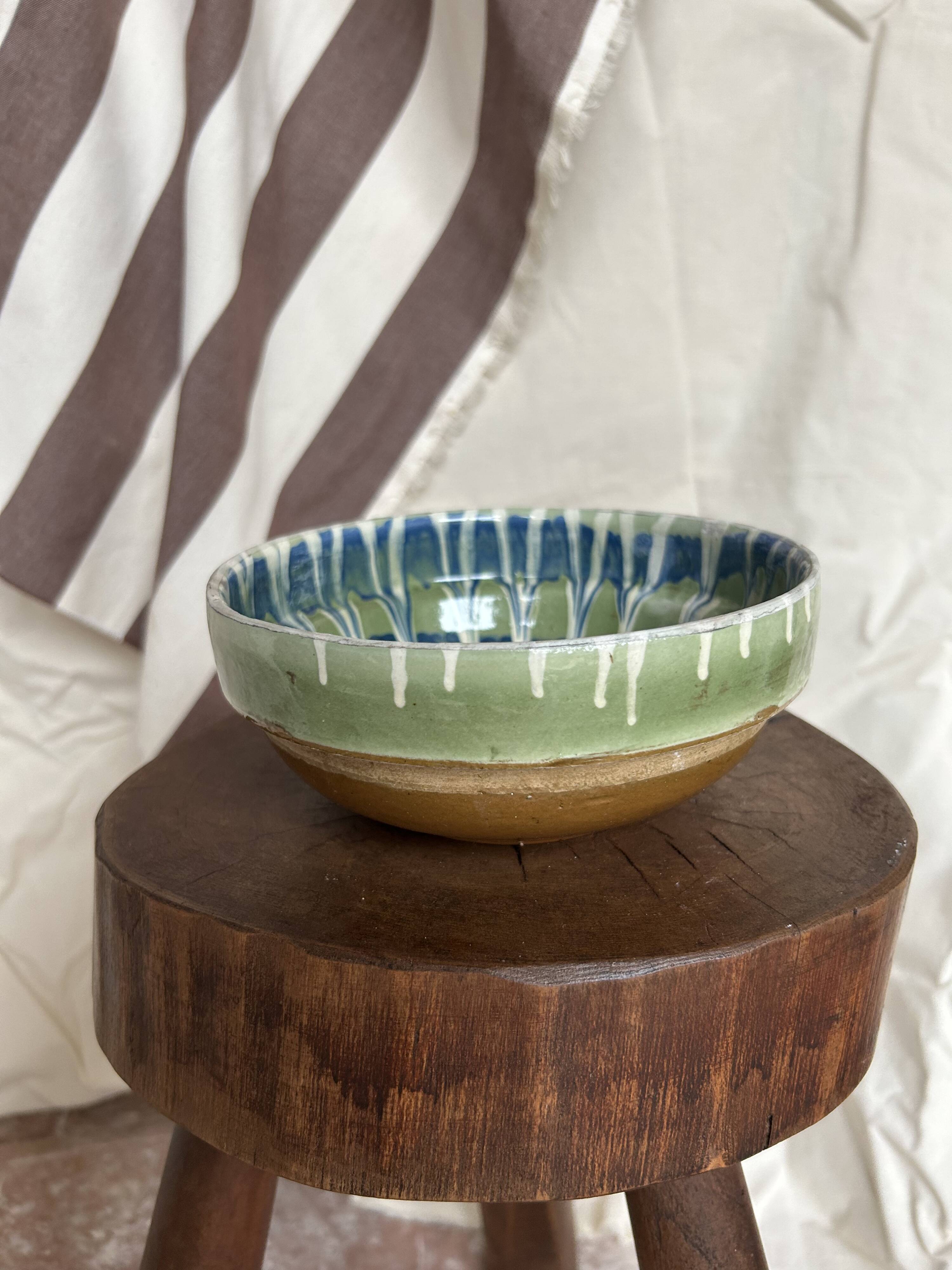 Bowl in painted terracotta