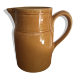 Camel pitcher