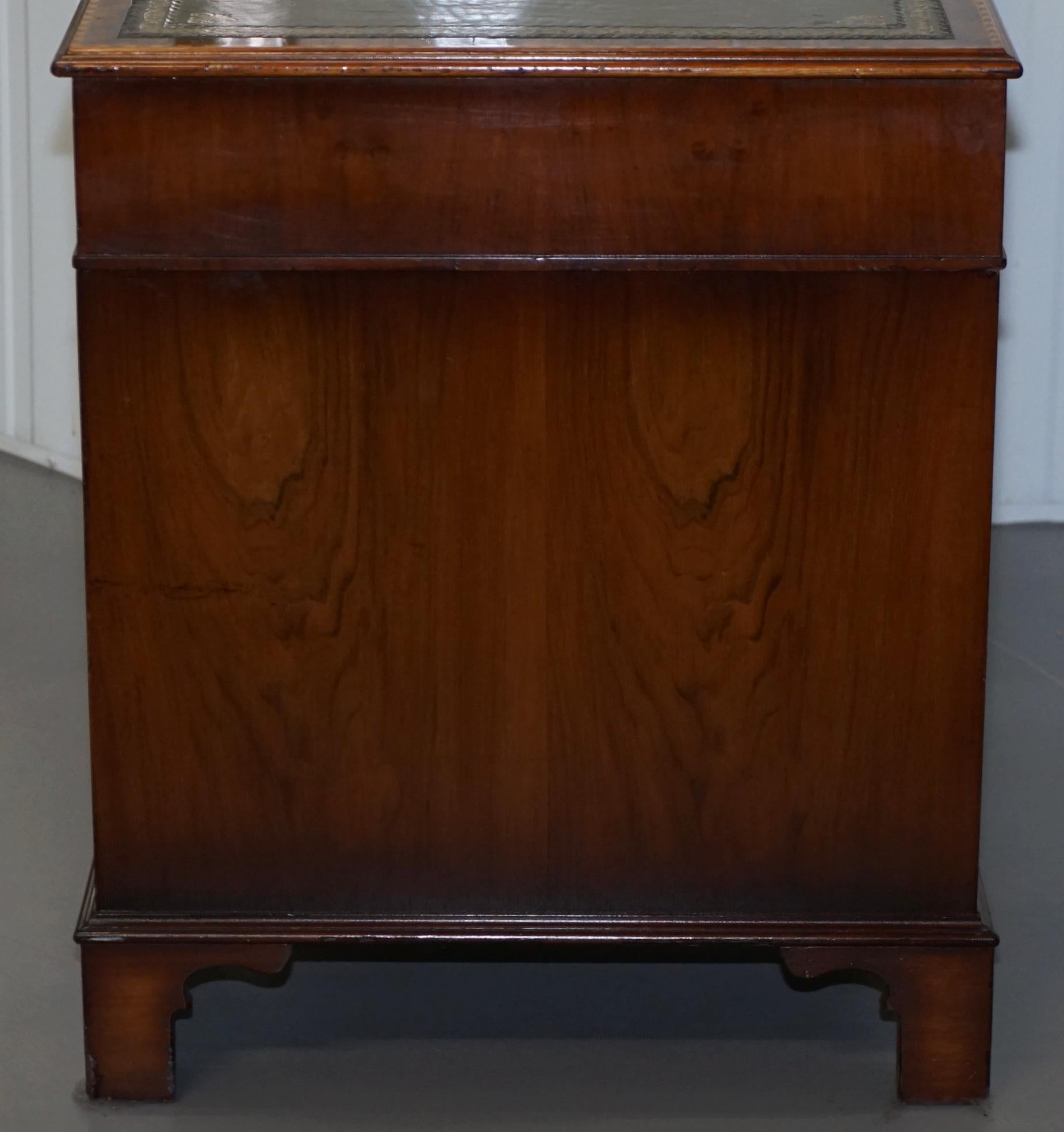 Victorian desk Merryweather in walnut and oak 1885 with leather.