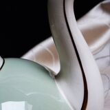 Théière céramique ancienne Villeroy  et Boch or et vert céladon.