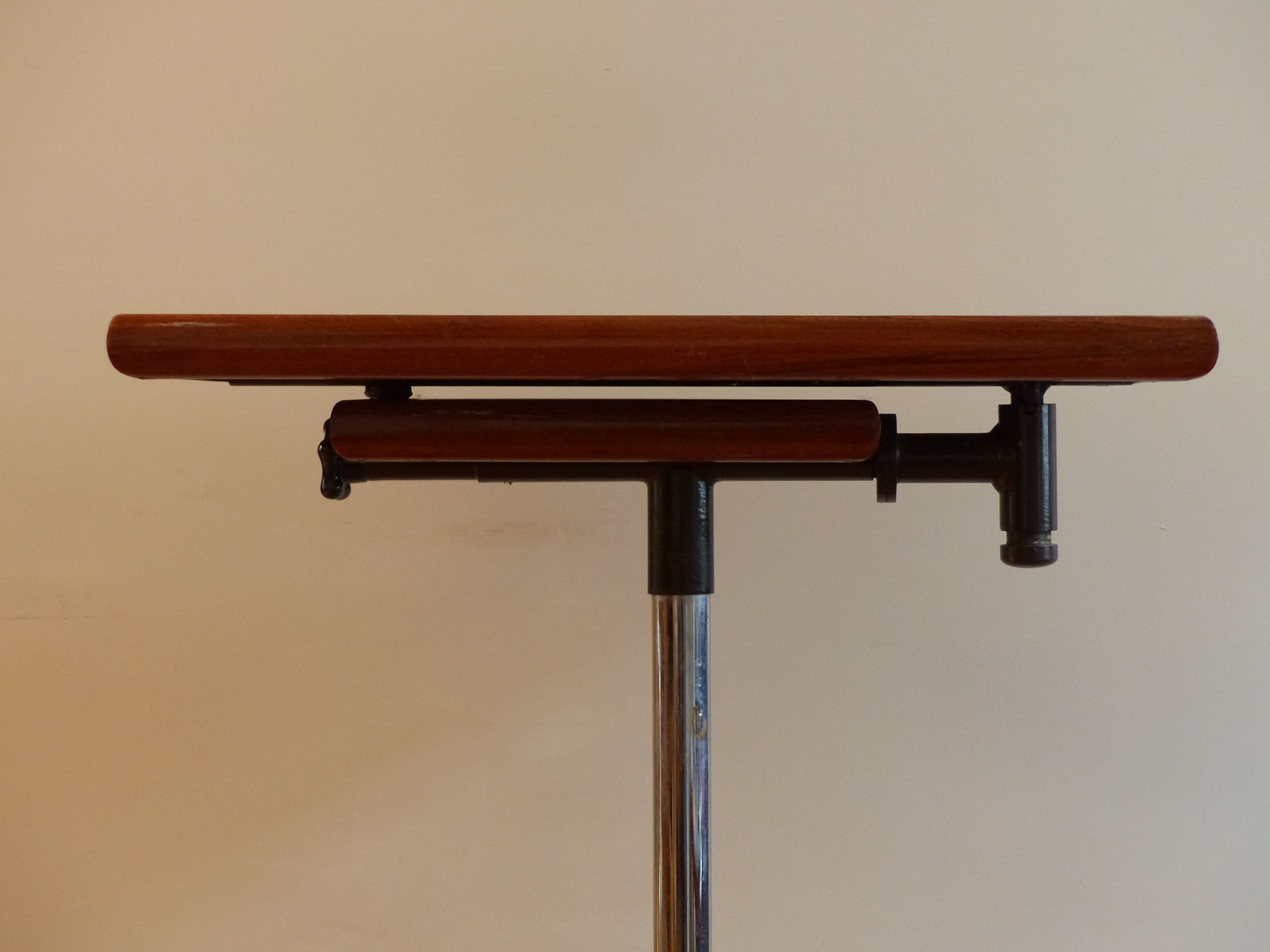 Vintage side table by François Caruelle for Embru, ca.  1950.