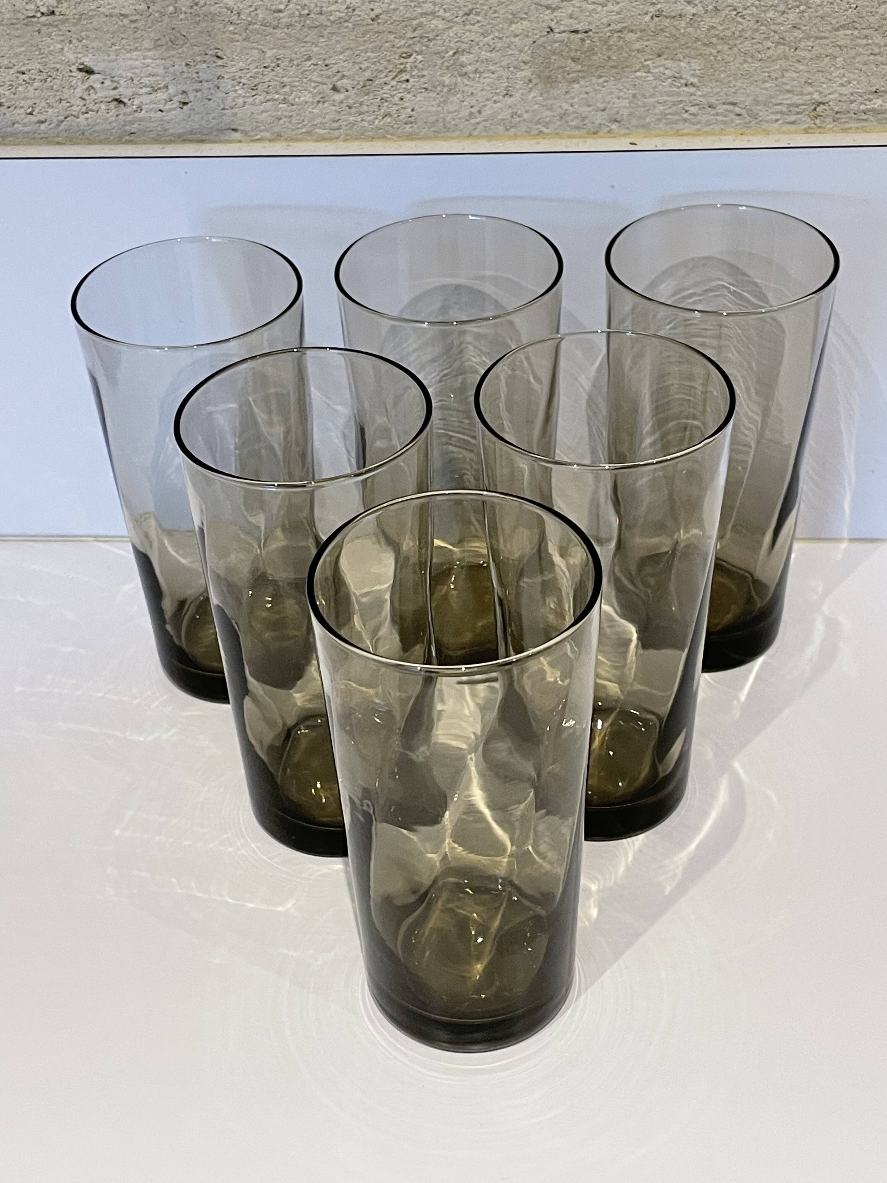 6 grands verres à orangeade années 70 en verre fumé brun