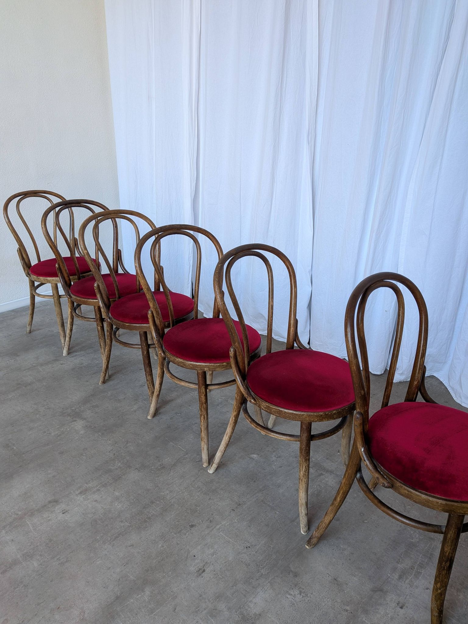 Set of 6 Vintage Bentwood Dining Chairs Set: 1970s , Red Uphols