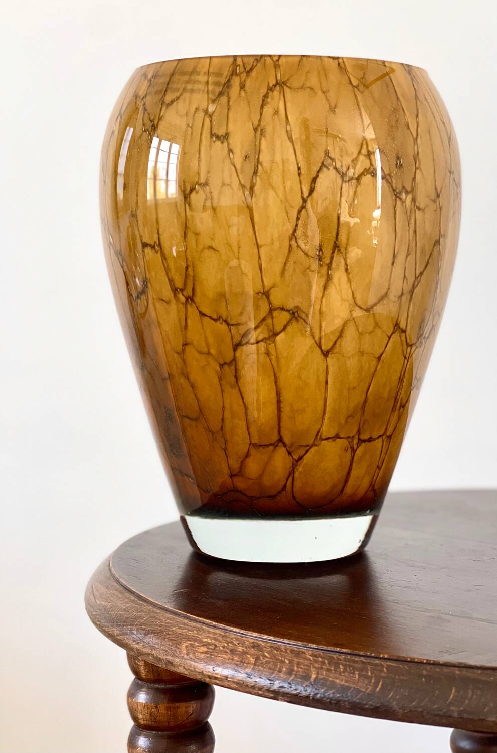 Mouth-blown glass vase.