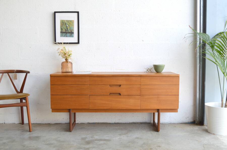 Minimalist sideboard by Uniflex 152 cm