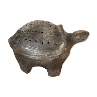Sejnane pottery turtle