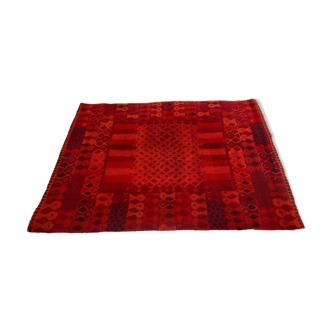 Carpet 1970 pop design geometric red background wool 229 cm x 170 cm