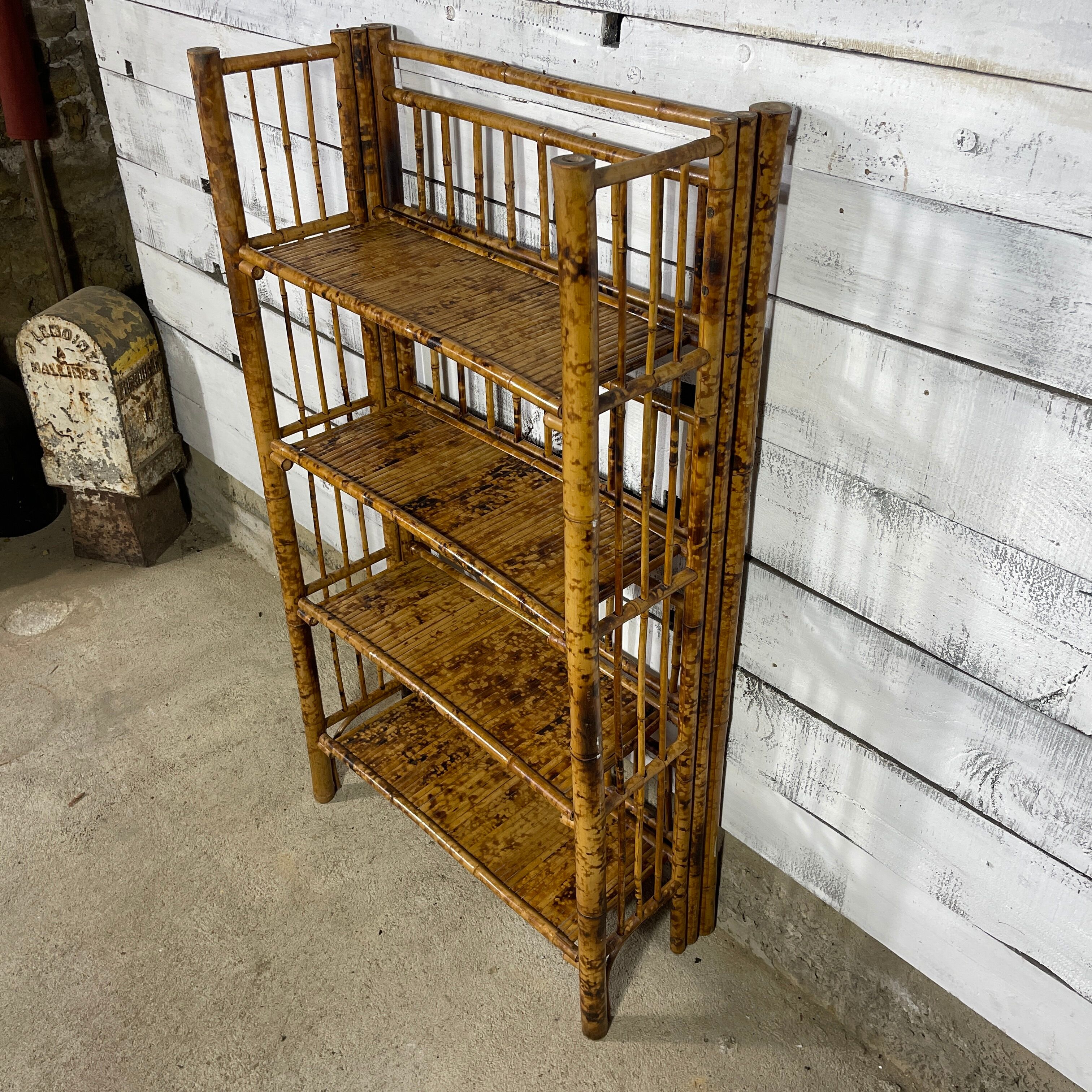 Vintage folding shelf