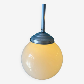 Ancienne suspension boule globe verre opalin