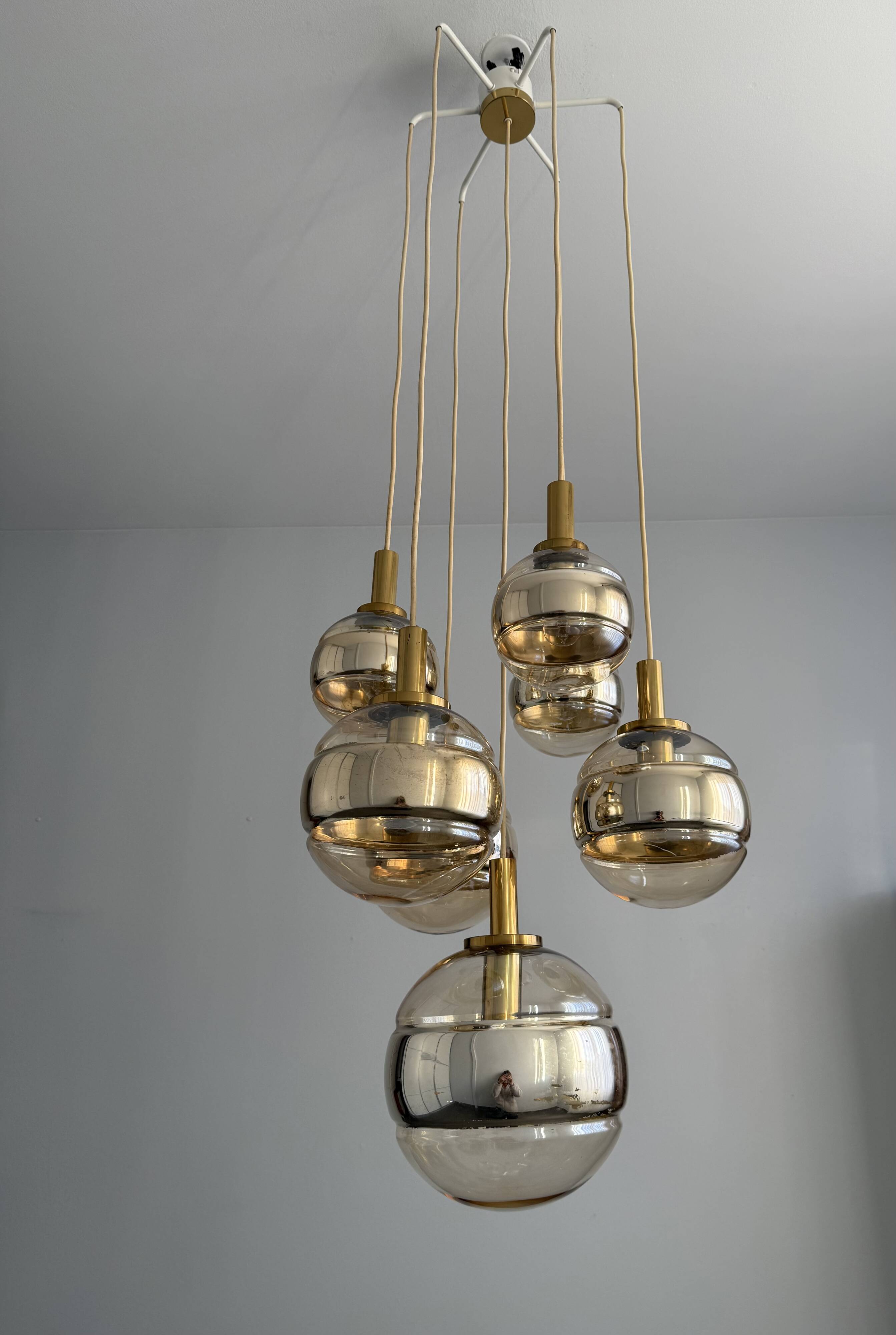 Suspensions 7 Globes Piell & Putzler 1970s