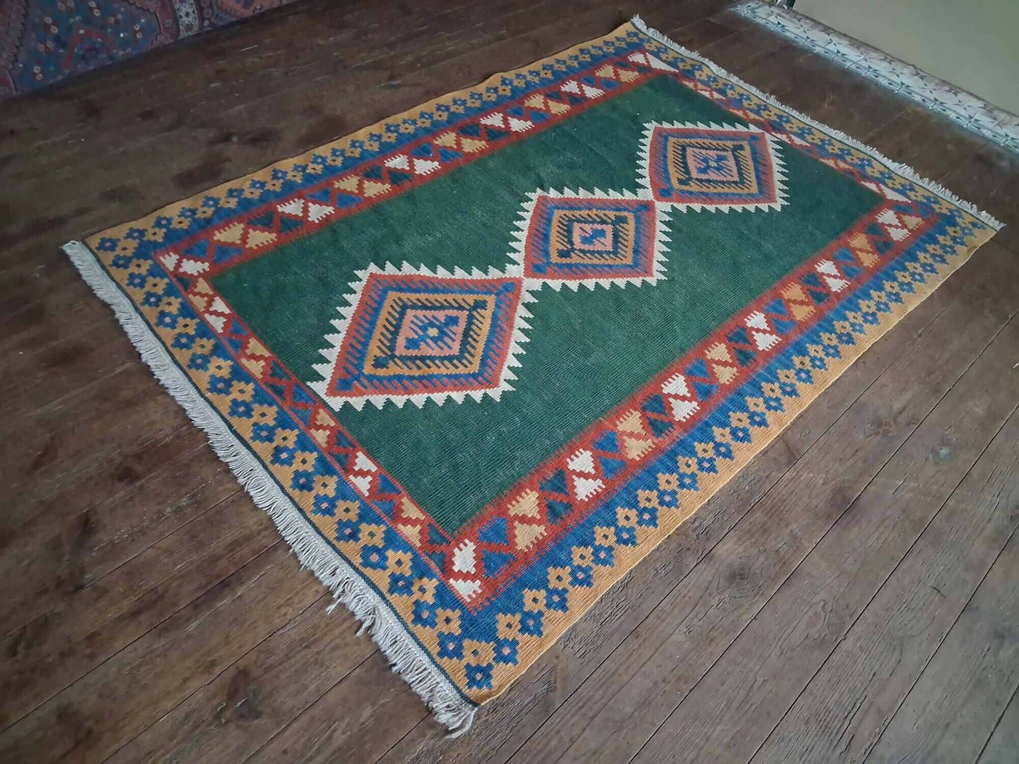 Handmade Persian Qashqai rug 175x120cm