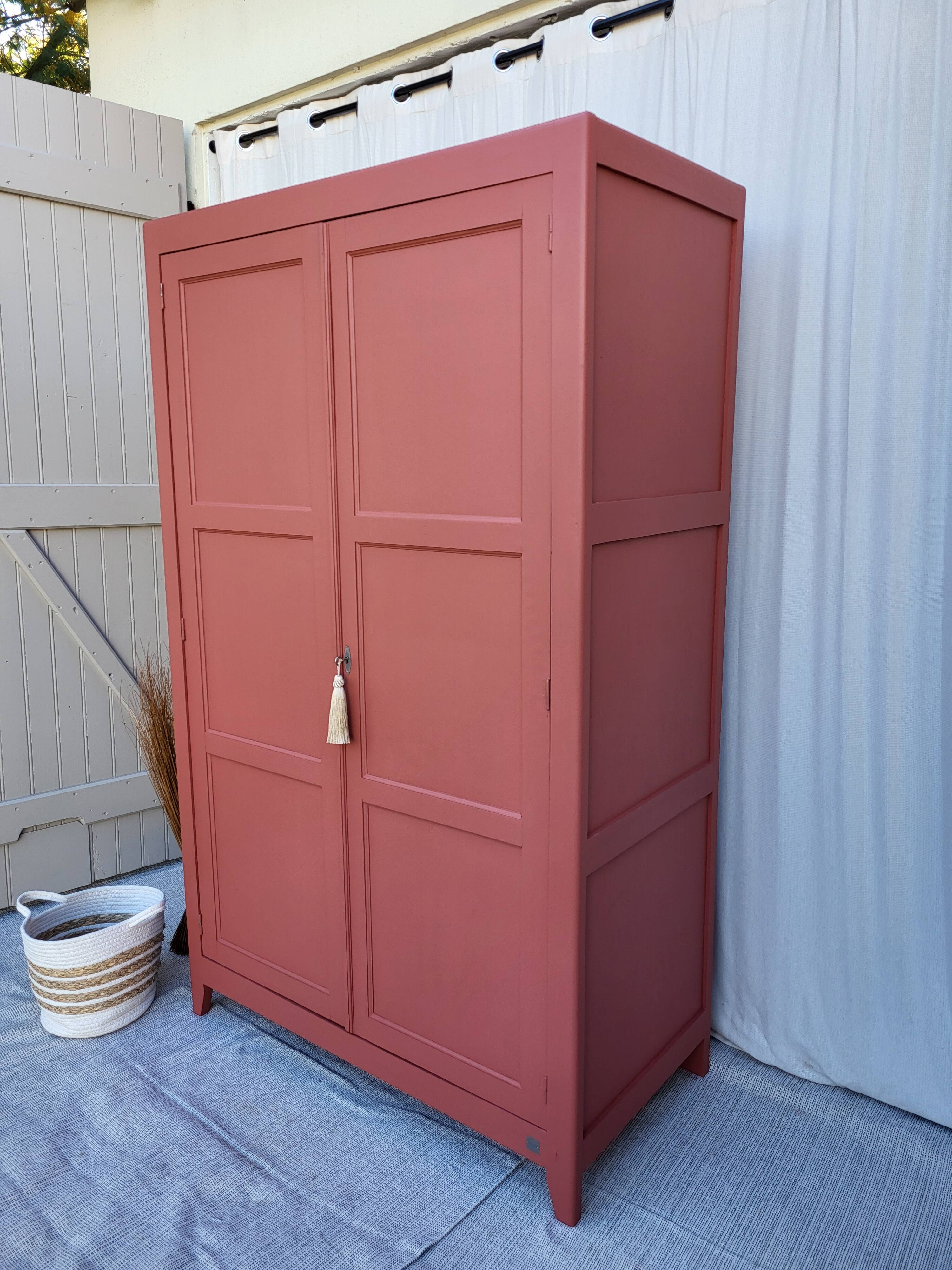 Wardrobe / Closet