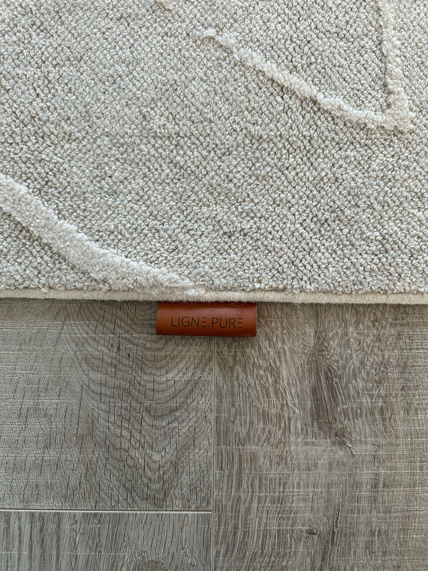 Contemporary Faces beige rug by Ligne Pure – 160 × 240 cm – New