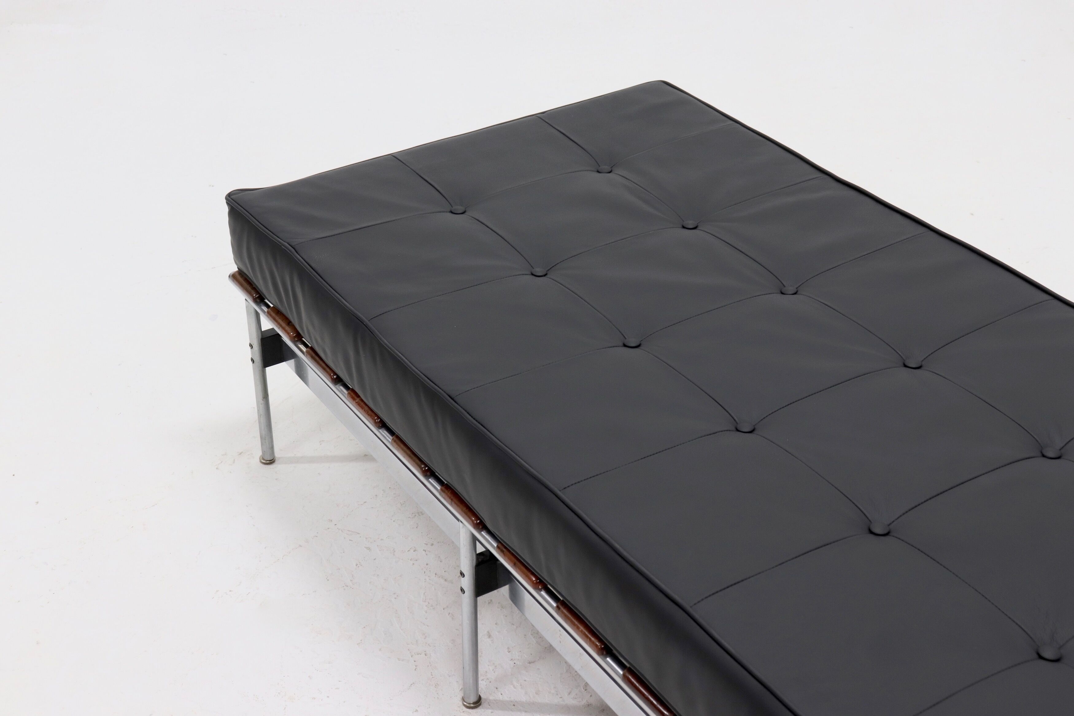 416 Series Kho Liang le Daybed for Artifort 1950s