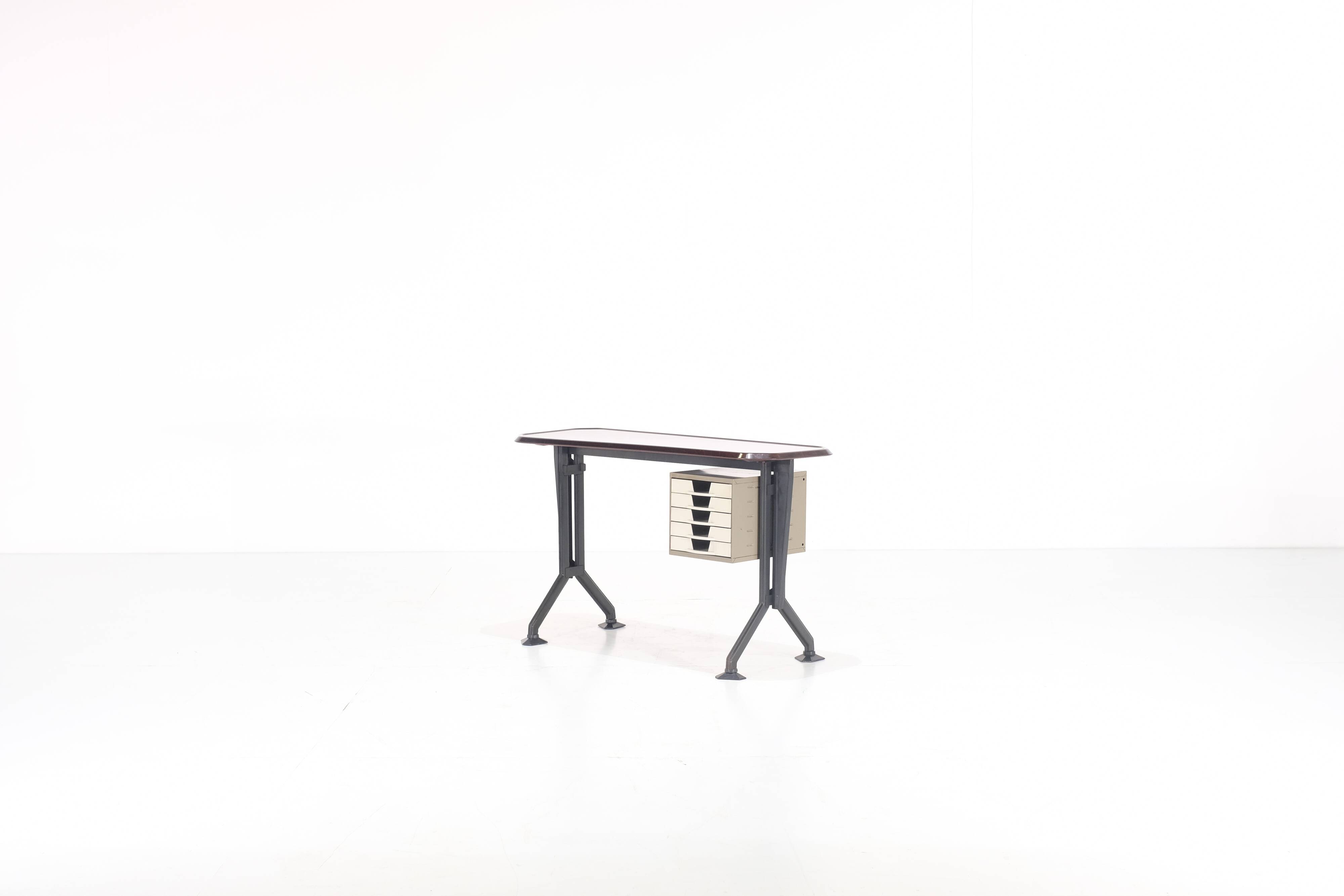 Small Arco desk by BBPR for Olivetti Synthesis - 1960s