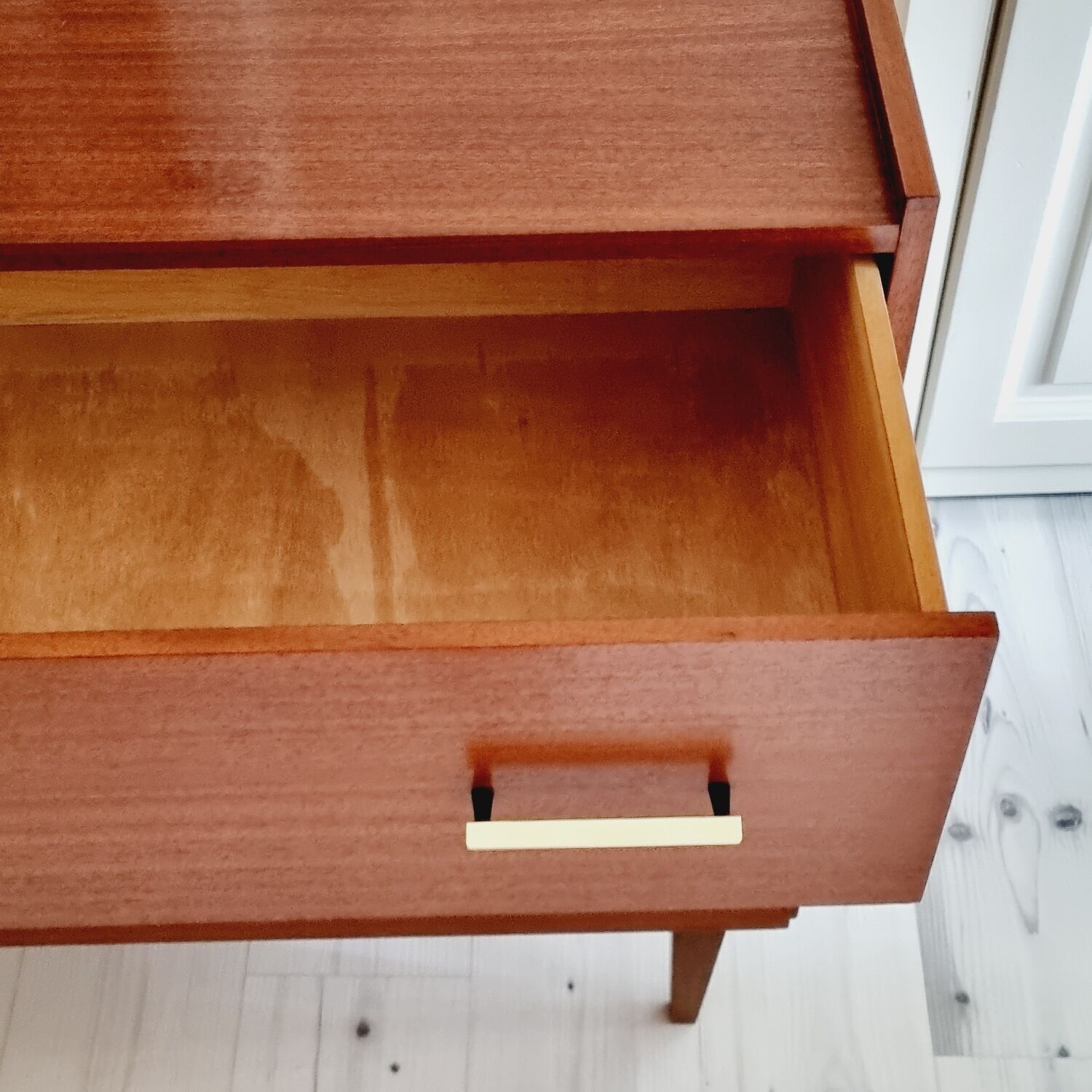 Compass feet dresser