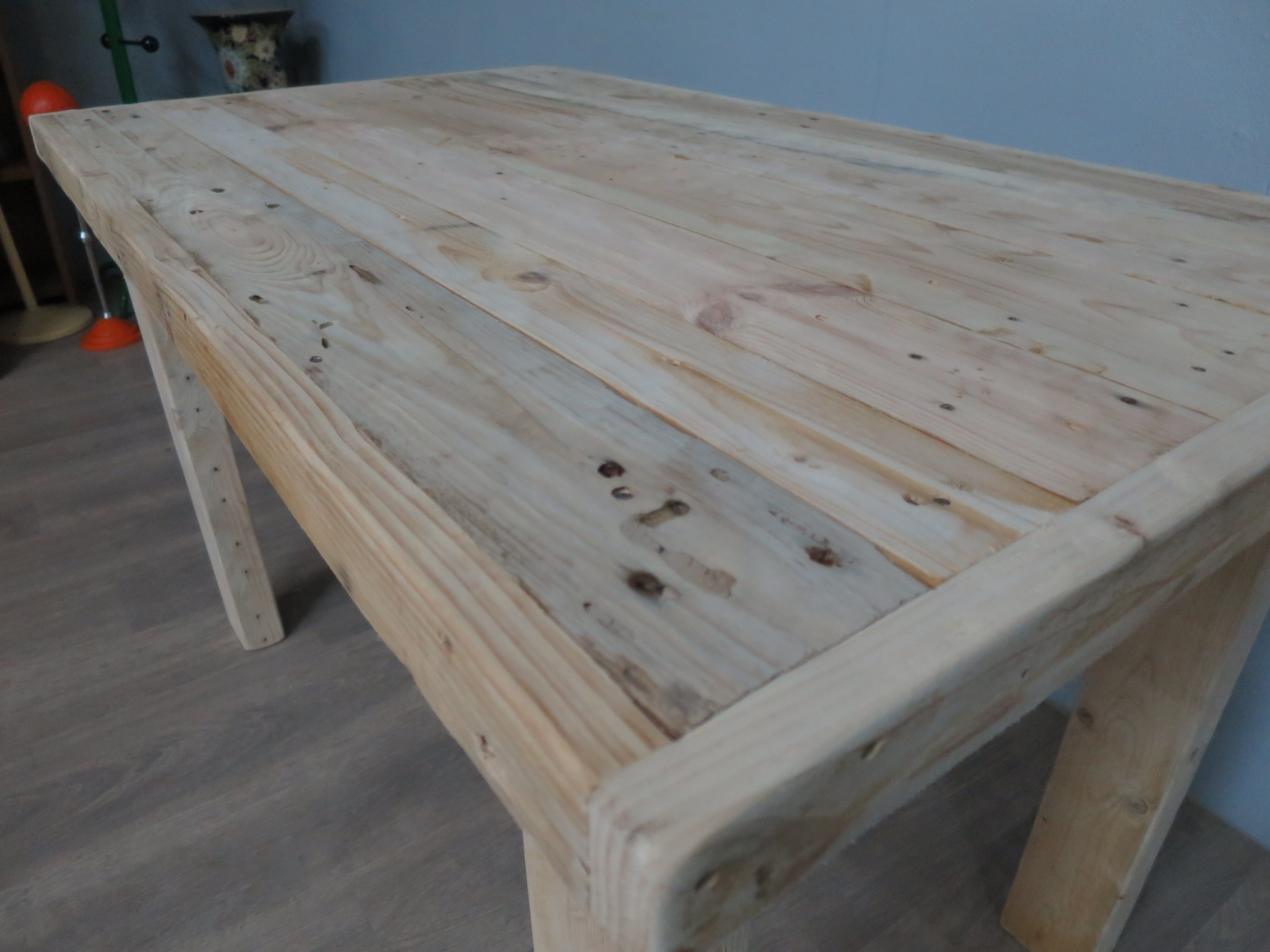 Table à manger brut en bois massif